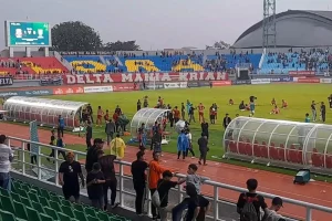 suasana pertandingan antara PERSIBO Vs Deltras
